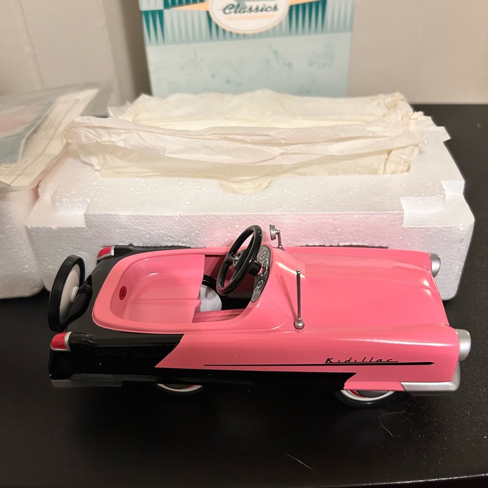 Vintage  Hallmark Kiddie Car Classics Pink 1956 Kidillac Pedal Car/NIB